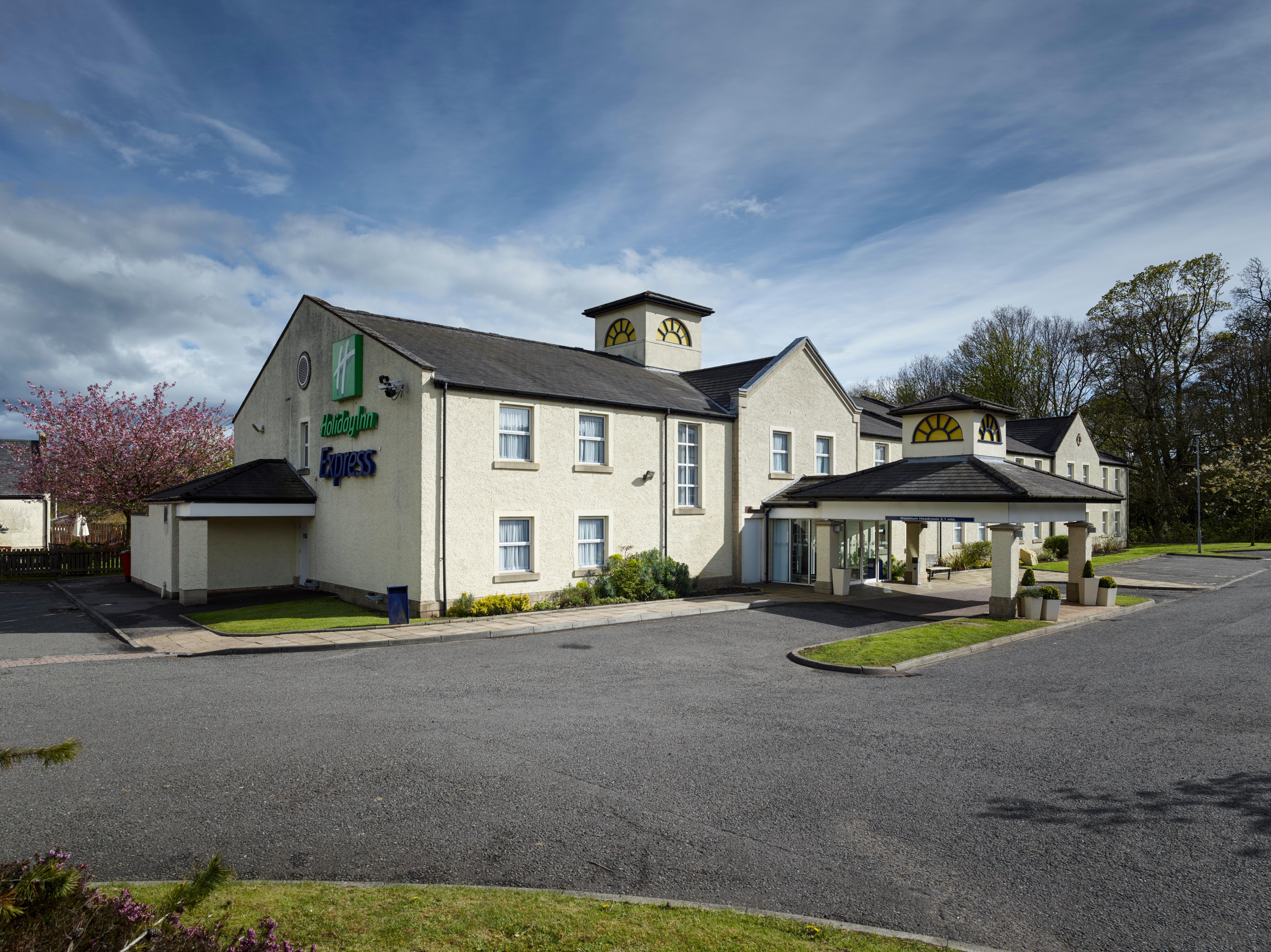 Holiday Inn Express Glenrothes By Ihg Экстерьер фото