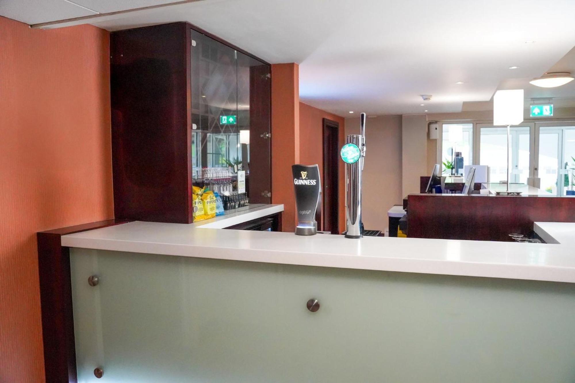 Holiday Inn Express Glenrothes By Ihg Экстерьер фото